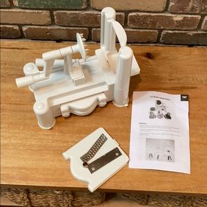 Tri Blade Veggie Spiralizer